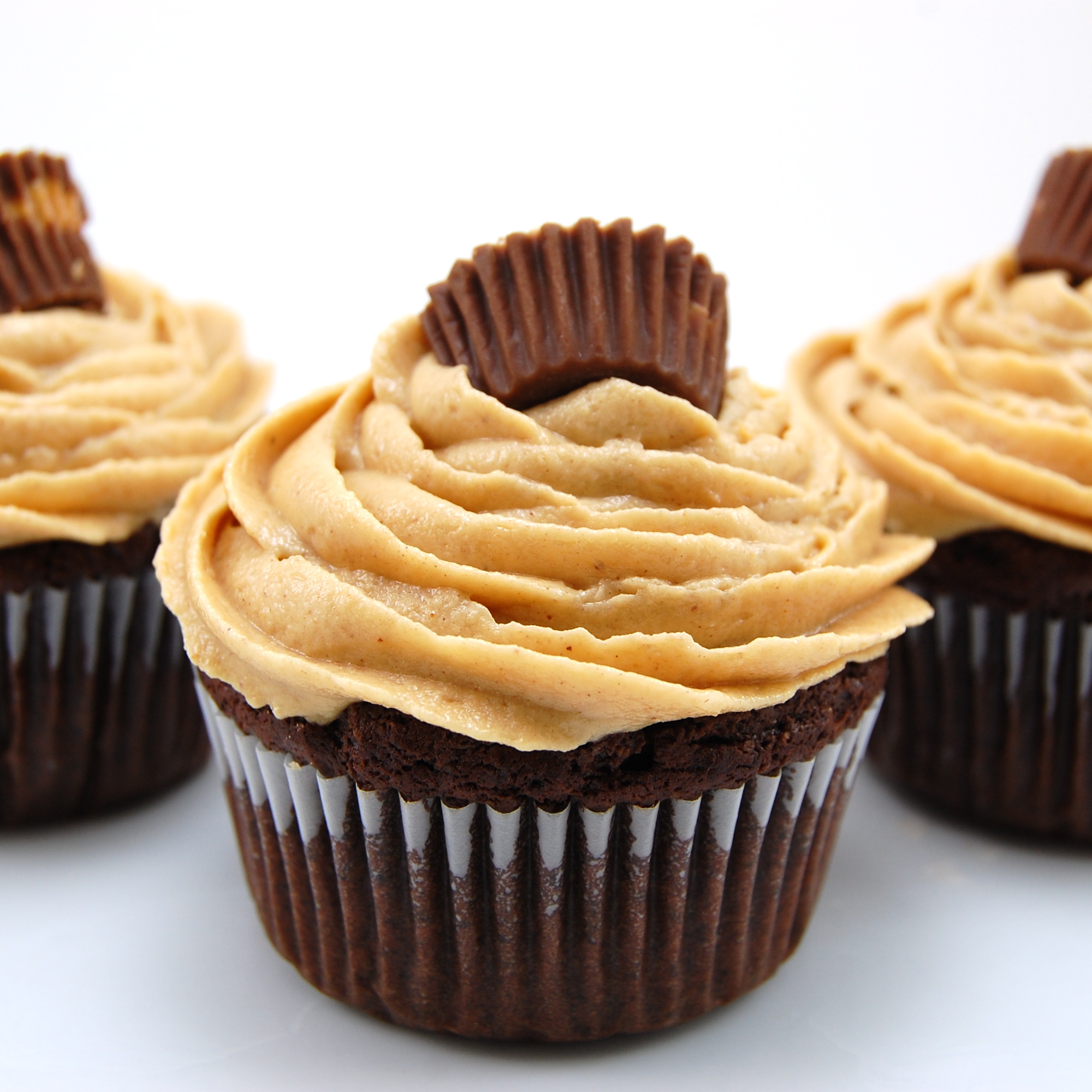 Sweet Pea S Kitchen Dark Chocolate Cupcakes With Peanut Butter Frosting